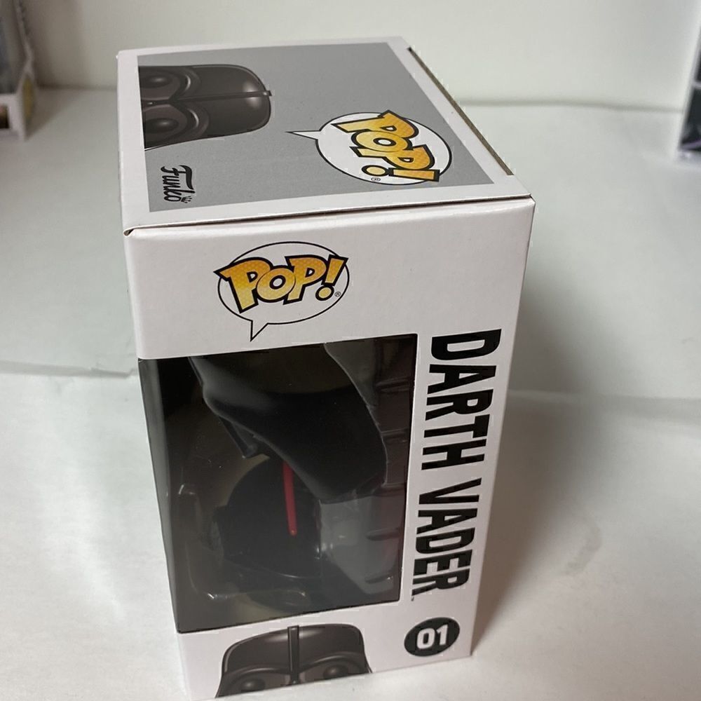 Star Wars Darth Vader Bobble Head Vinyl Figure - Picture 9 of 11